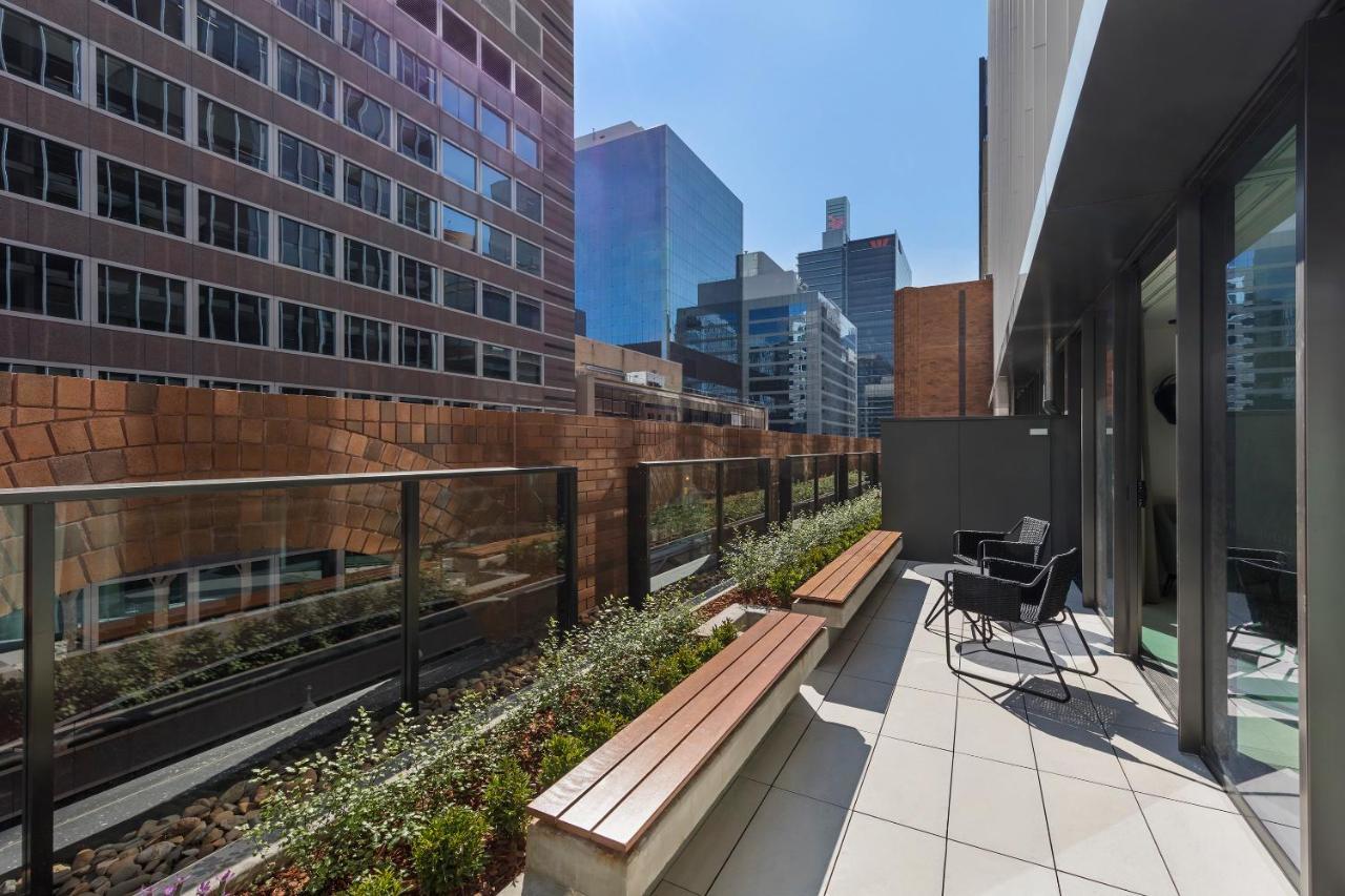 Skye Suites Сидни Екстериор снимка The rooftop garden