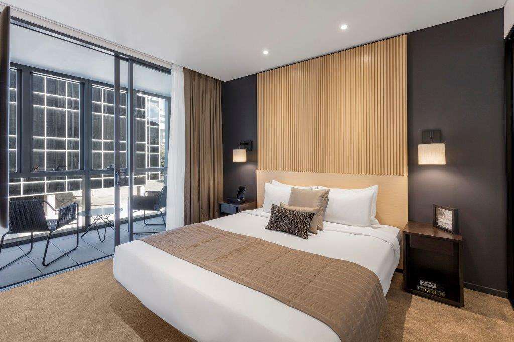 Skye Suites Сидни Стая снимка A bedroom at the hotel
